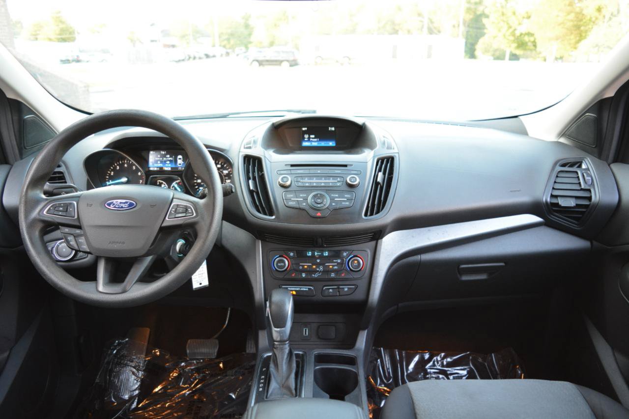 Used 2018 Ford Escape SE FWD image 18