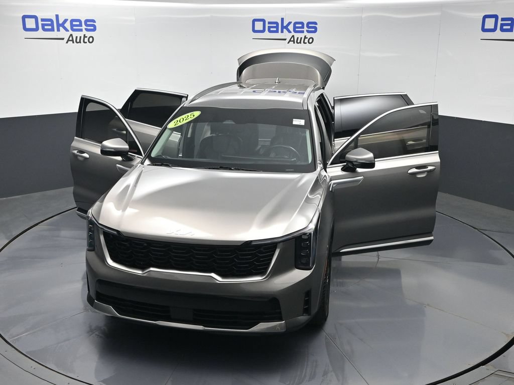 Used 2025 Kia Sorento EX AWD/4WD image 59