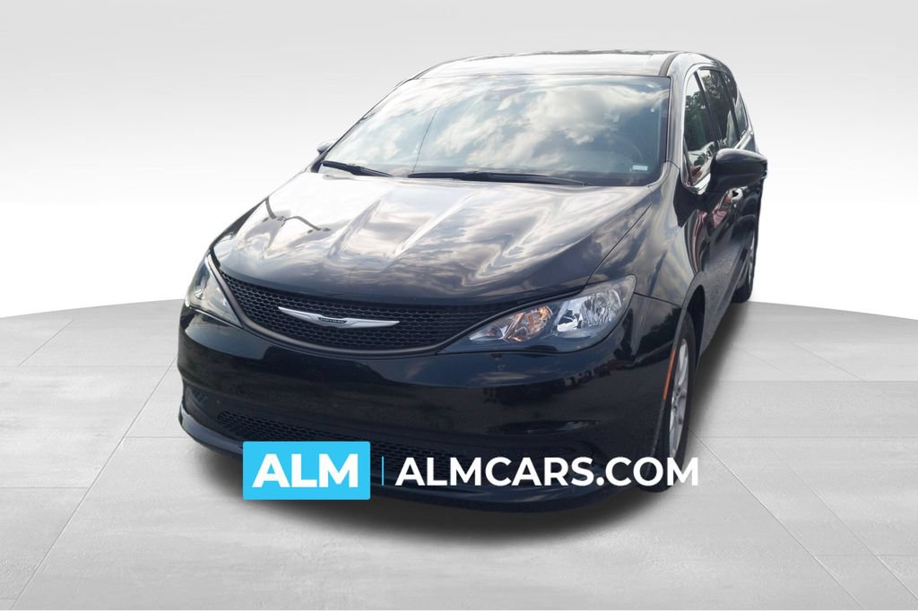Used 2023 Chrysler Voyager LX FWD image 1
