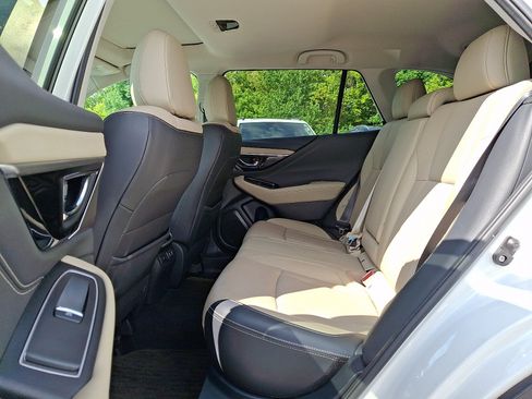 Used 2022 Subaru Outback Limited AWD/4WD image 10