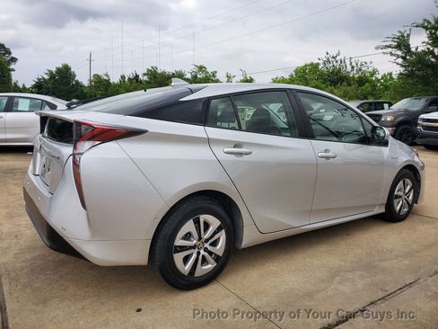 Used 2018 Toyota Prius Two w/ Prius Two Safety Plus Package FWD image 10
