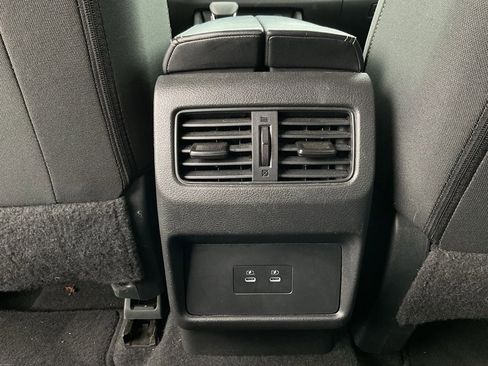 Used 2025 Nissan Rogue SV image 19