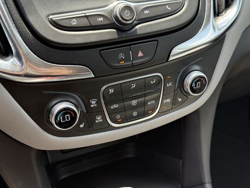 Used 2024 Chevrolet Equinox LT FWD image 23