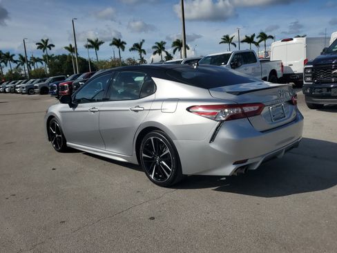 Used 2019 Toyota Camry XSE image 7