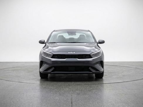 Used 2025 Kia K4 FWD image 2