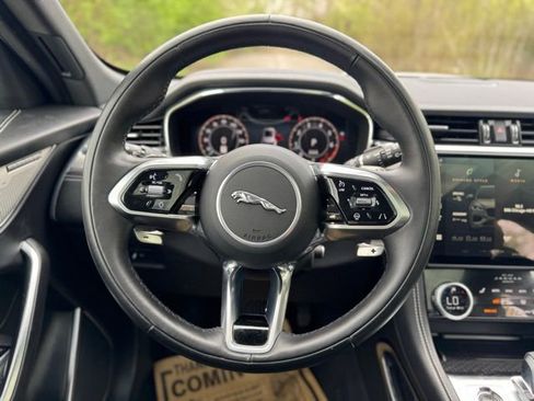 Certified 2024 Jaguar F-PACE R-Dynamic S AWD/4WD image 22