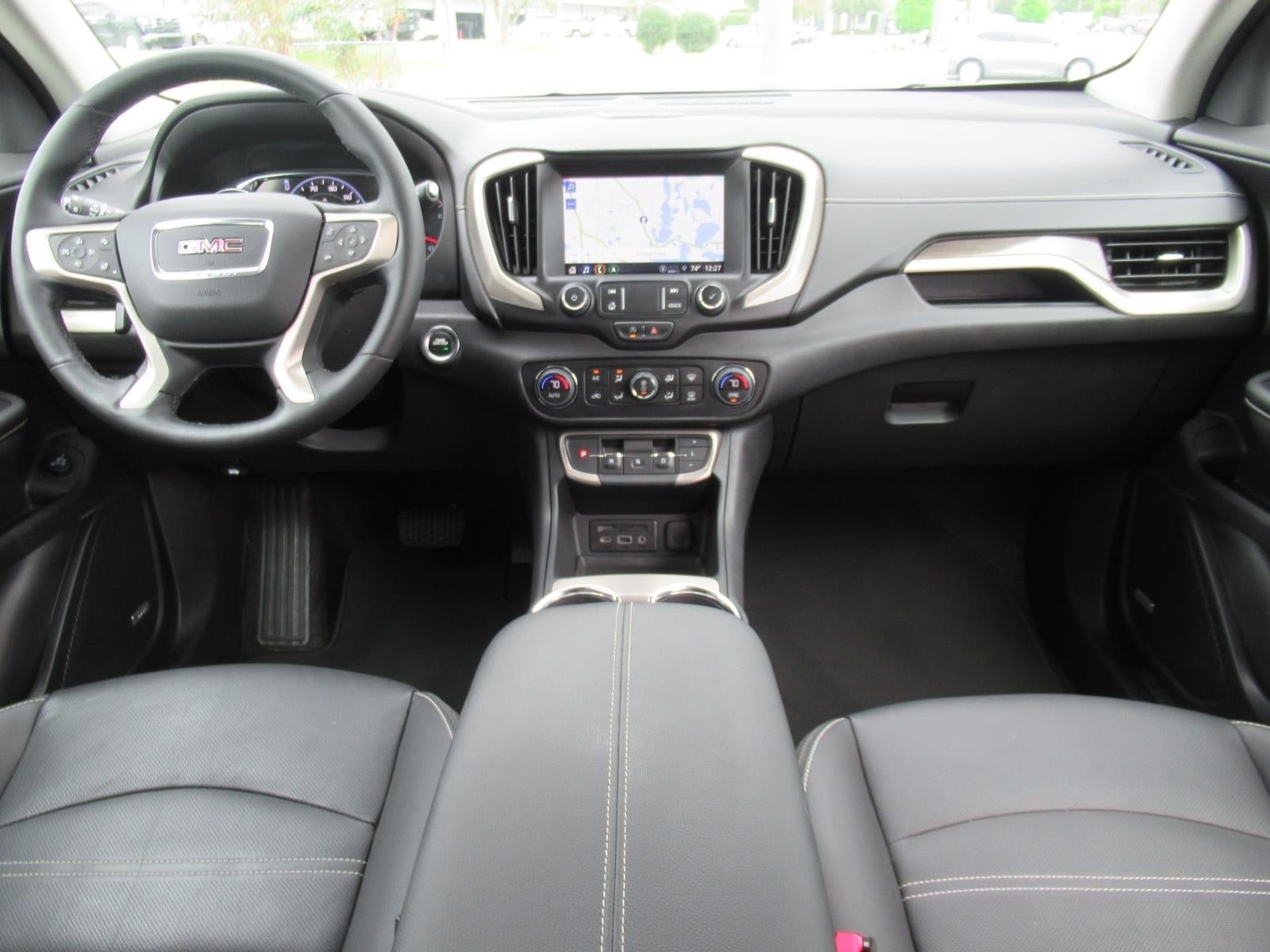Used 2024 GMC Terrain Denali w/ Denali Premium Package AWD/4WD image 12