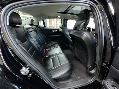 Used 2022 Volvo S60 B5 Inscription FWD image 25
