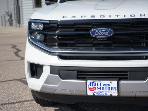 New 2026 Ford Expedition Platinum w/ Driver's Package AWD/4WD image 11