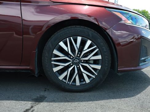 Used 2023 Nissan Altima 2.5 SV AWD/4WD image 5