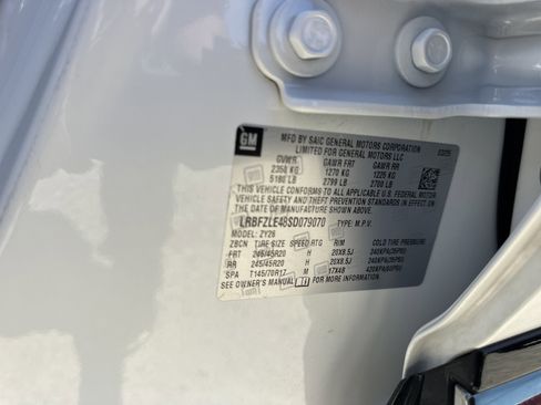 Certified 2025 Buick Envision Sport Touring AWD/4WD image 32