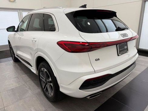 Certified 2025 Audi Q5 Premium w/ Convenience Package AWD/4WD image 4