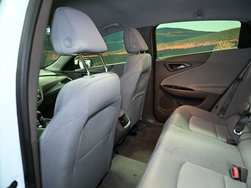 Used 2024 Chevrolet Malibu LT image 50