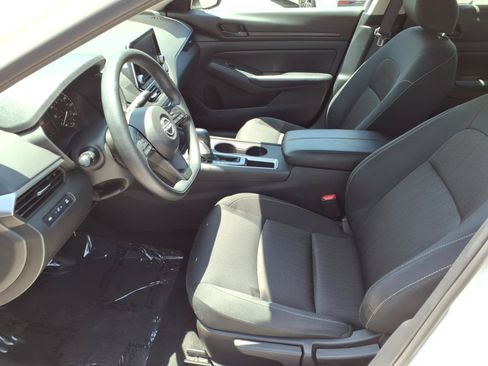 Certified 2025 Nissan Altima 2.5 S FWD image 13