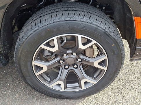 Used 2024 Jeep Wagoneer Series III image 8