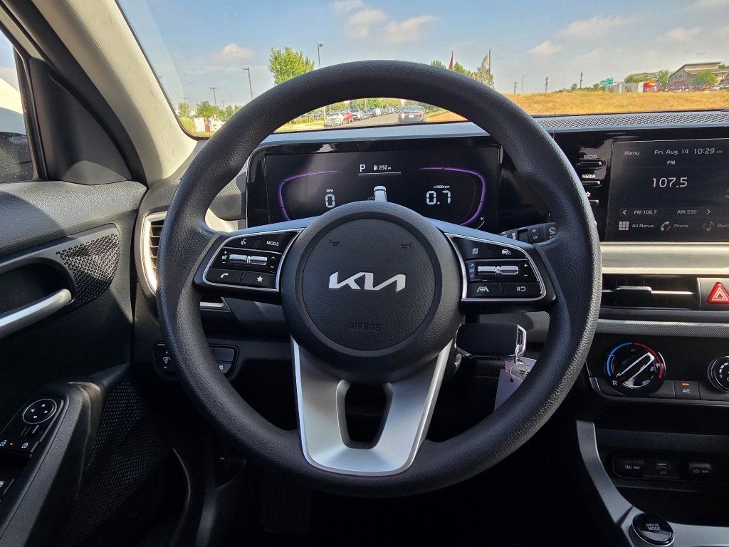 Used 2026 Kia Seltos LX AWD/4WD image 29
