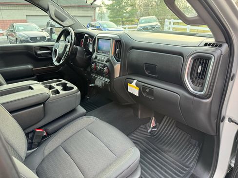 Used 2019 Chevrolet Silverado 1500 LT w/ All-Star Edition image 34