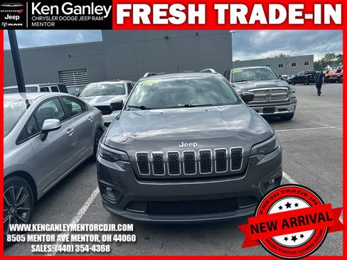 Used 2020 Jeep Cherokee Latitude Plus w/ Cold Weather Group AWD/4WD image 2