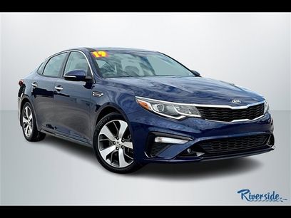 Used 2019 Kia Optima S w/ S Panoramic Sunroof Package