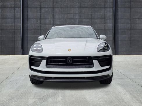 Used 2026 Porsche Macan AWD/4WD image 9