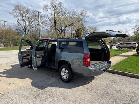 Used 2009 Chevrolet Suburban LT w/ Convenience Package 1 image 12