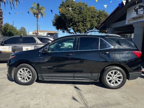 Used 2018 Chevrolet Equinox LT w/ Sun & Infotainment Package image 9