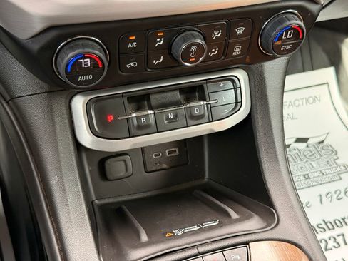 Used 2023 GMC Acadia SLE w/ Driver Convenience Package FWD image 18