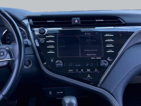 Used 2019 Toyota Camry XSE FWD image 7