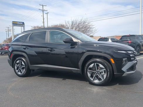 Certified 2025 Hyundai Tucson SEL image 2