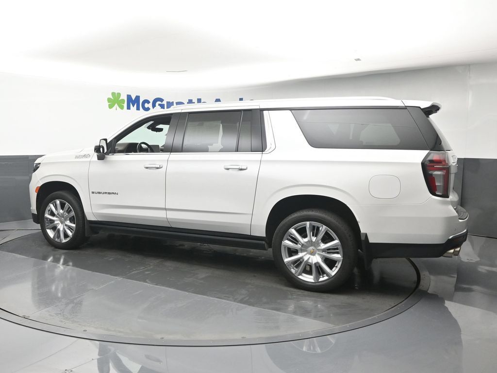 Used 2021 Chevrolet Suburban High Country AWD/4WD image 28