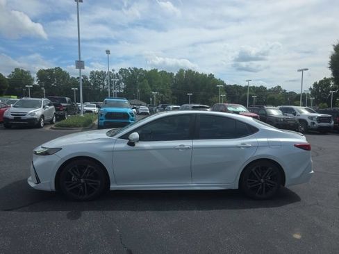 Used 2025 Toyota Camry XSE FWD image 5