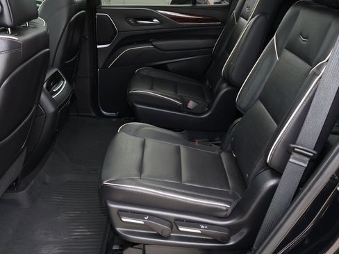 Used 2021 Cadillac Escalade Premium Luxury w/ LPO, Illumination Package image 21