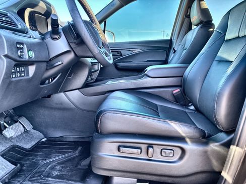 Certified 2025 Honda Ridgeline TrailSport image 18