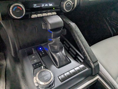 Used 2024 Toyota Tacoma SR5 AWD/4WD image 18