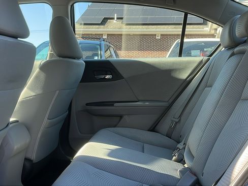 Used 2015 Honda Accord LX image 22