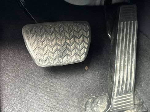 Used 2024 Toyota Sienna XLE image 44