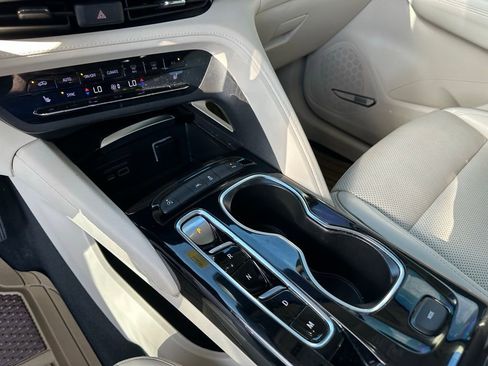 Used 2022 Buick Envision Essence w/ Technology Package I FWD image 15