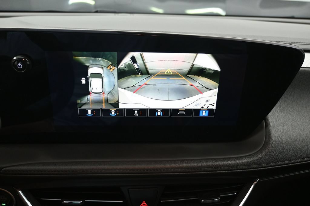 Used 2024 Buick Encore GX Avenir w/ Avenir Technology Package AWD/4WD image 18
