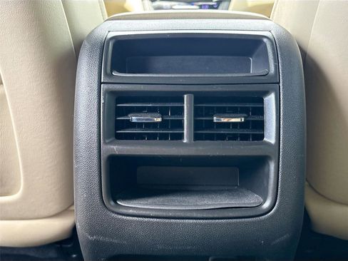 Used 2018 Cadillac XT5 Luxury w/ Driver Awareness Package image 28