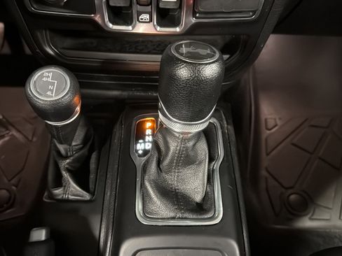 Used 2020 Jeep Wrangler Unlimited Sport S image 31