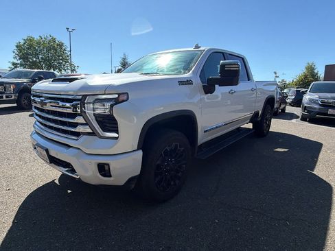Used 2025 Chevrolet Silverado 2500 High Country w/ Technology Package AWD/4WD image 1