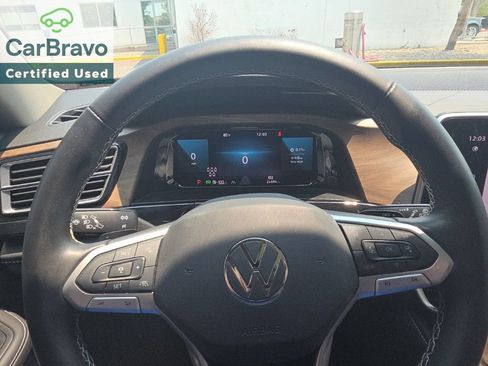 Used 2025 Volkswagen Atlas SE w/ Panoramic Sunroof Package AWD/4WD image 16