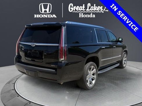 Used 2017 Cadillac Escalade ESV Luxury RWD image 6