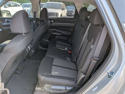 New 2026 Kia Sorento LX FWD image 16