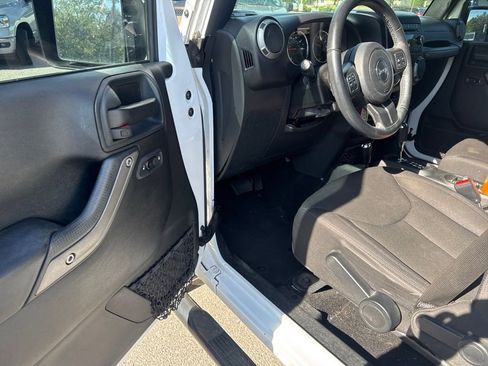 Used 2017 Jeep Wrangler Unlimited Sport w/ Quick Order Package 24S AWD/4WD image 13
