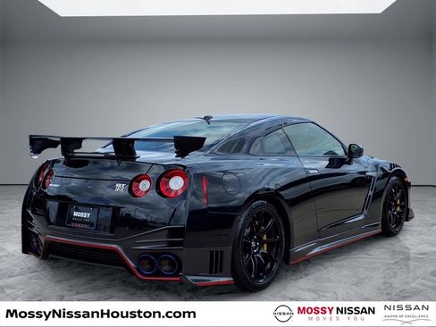 Certified 2020 Nissan GT-R NISMO AWD/4WD image 7