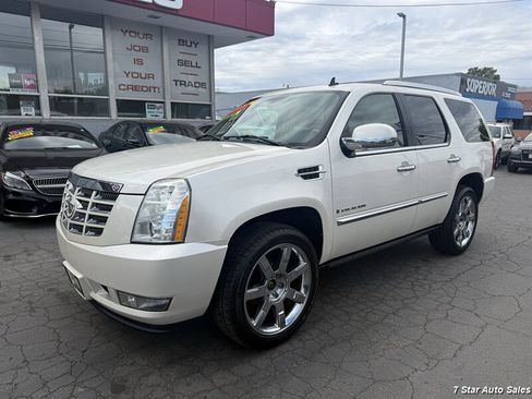 Used 2008 Cadillac Escalade AWD image 3