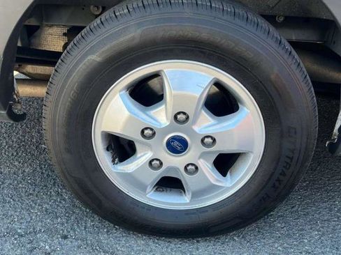 Used 2017 Ford Transit 350 XLT RWD image 10