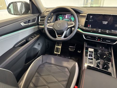 New 2026 Volkswagen Atlas Peak Edition image 10
