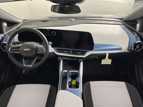 New 2026 Chevrolet Equinox EV LT image 15